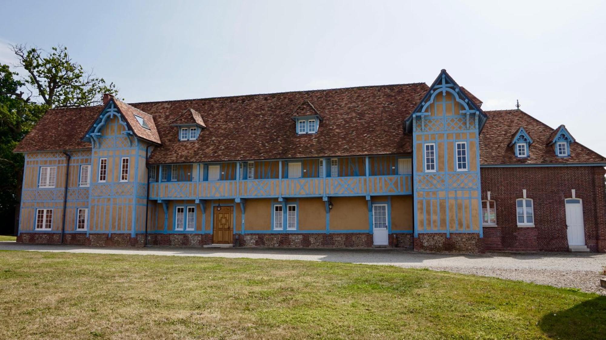 Chateau De Tilly Hotel Boissey-le-Chatel Exterior photo