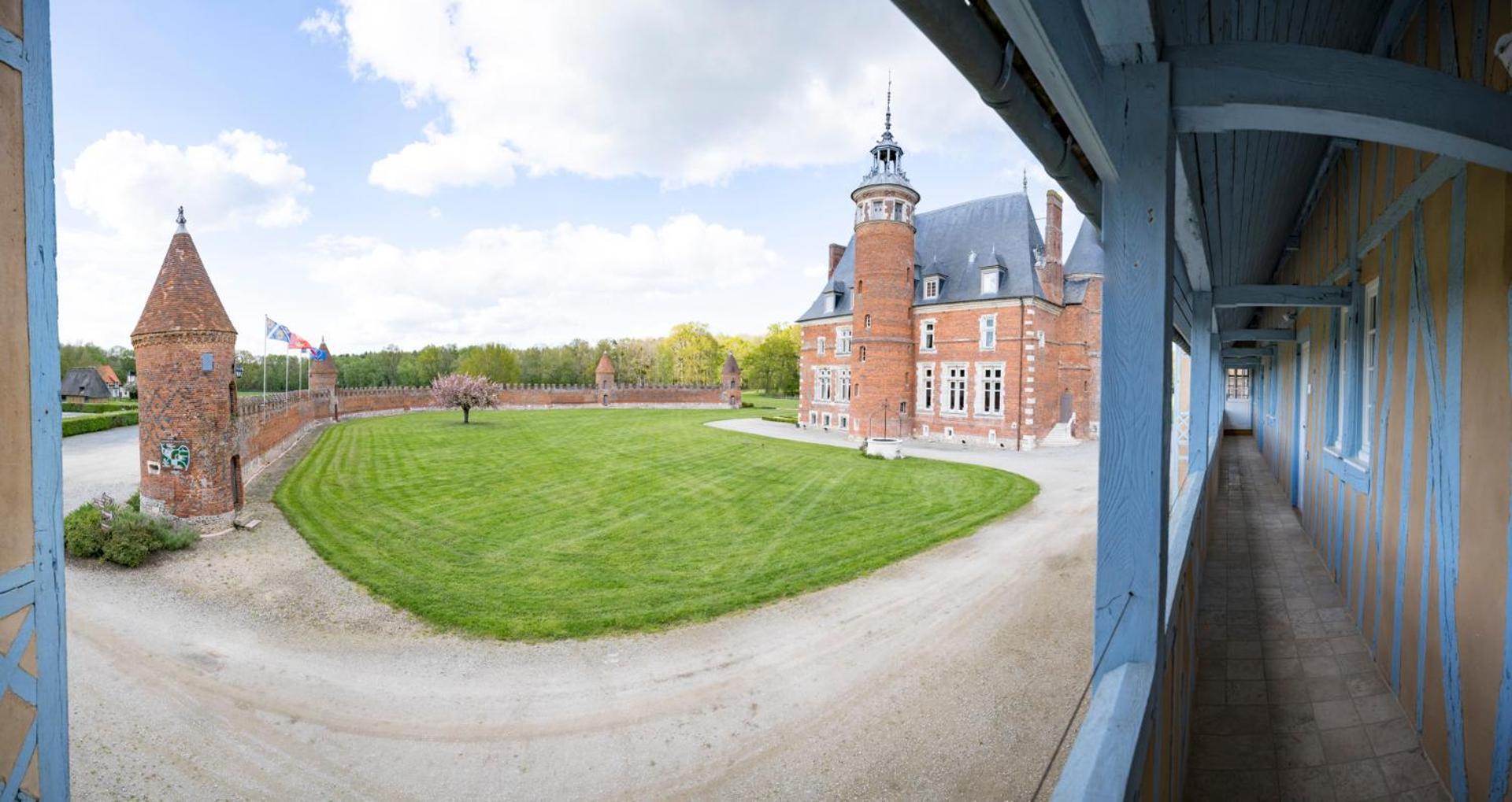 Chateau De Tilly Hotel Boissey-le-Chatel Exterior photo